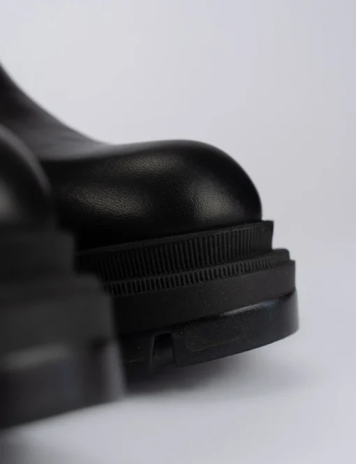 Stivale tacco 2 cm nero pelle