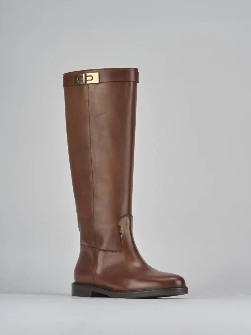 Stivale tacco 2 cm marrone pelle