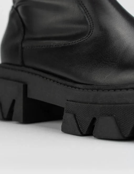 Stivale tacco 2 cm nero