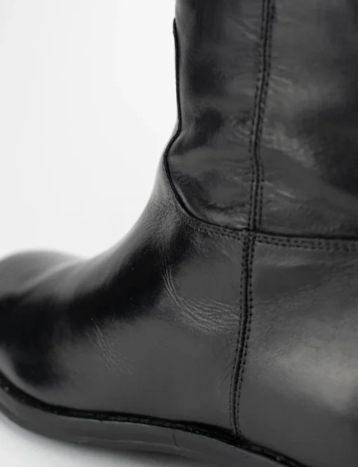Stivale tacco 2 cm nero