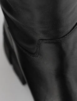 Stivale tacco 1 cm nero pelle