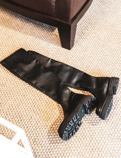 Stivale tacco 2cm nero pelle