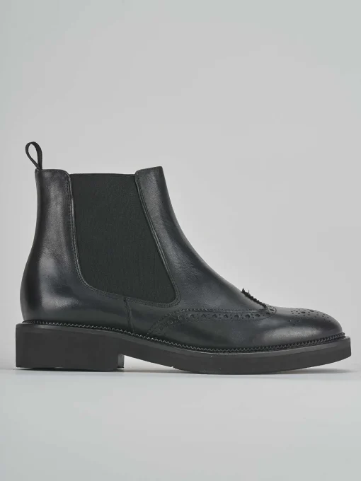 Stivale tronchetto tacco 2 cm nero pelle