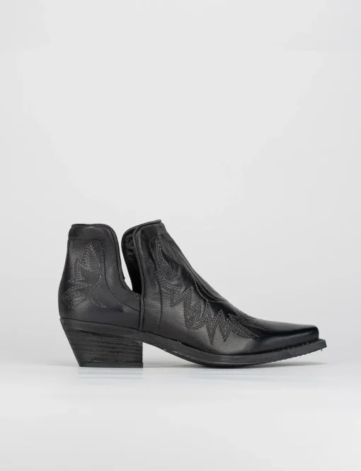 Stivale tronchetto tacco 5 cm nero
