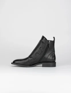 Stivale tronchetto tacco 2 cm nero