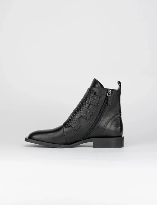 Stivale tronchetto tacco 2 cm nero