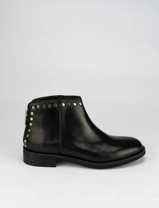 Stivale tronchetto tacco 2 cm nero