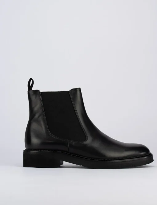 Stivale tronchetto tacco 2 cm nero pelle