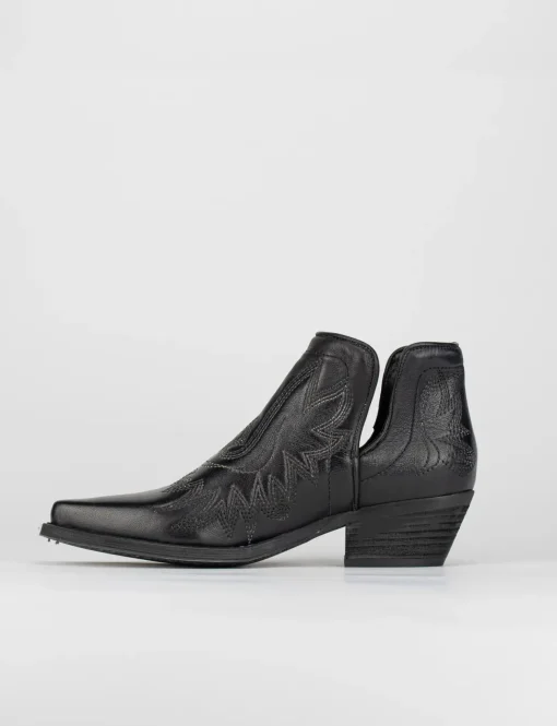 Stivale tronchetto tacco 5 cm nero