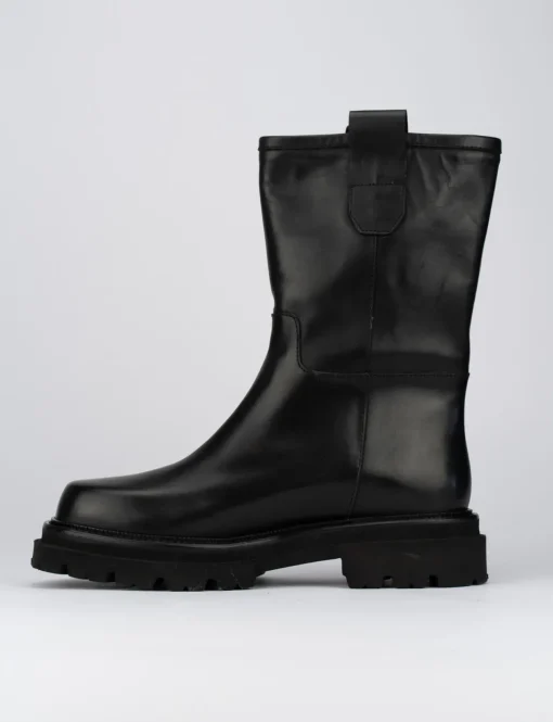 Stivale tronchetto tacco 2cm nero pelle