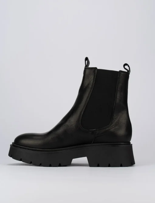 Stivale tronchetto tacco 2 cm nero pelle