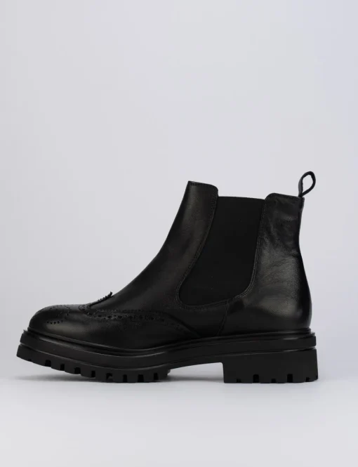 Stivale tronchetto tacco 1 cm nero pelle