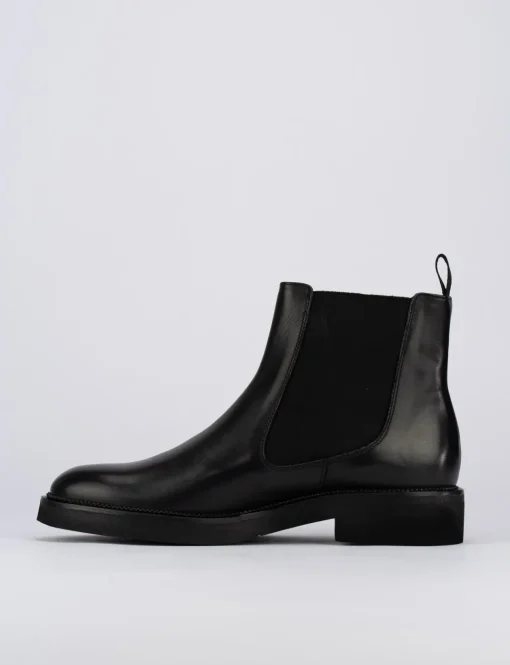 Stivale tronchetto tacco 2 cm nero pelle
