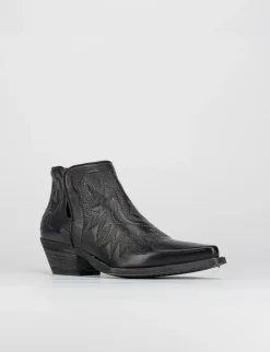 Stivale tronchetto tacco 5 cm nero