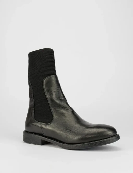 Stivale tronchetto tacco 2 cm nero