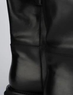 Stivale tronchetto tacco 2cm nero pelle