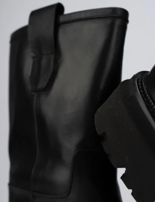Stivale tronchetto tacco 2cm nero pelle