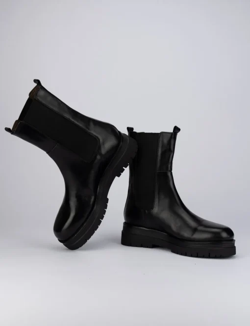Stivale tronchetto tacco 1 cm nero pelle