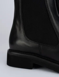 Stivale tronchetto tacco 2 cm nero pelle