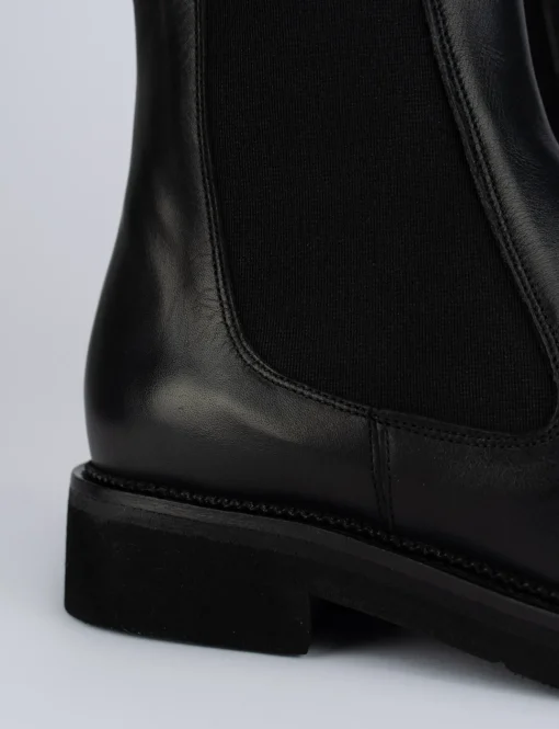 Stivale tronchetto tacco 2 cm nero pelle