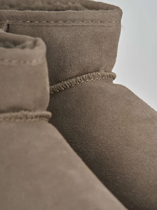 Stivaletti camoscio beige