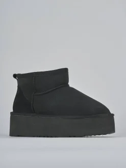 Stivaletti camoscio nero