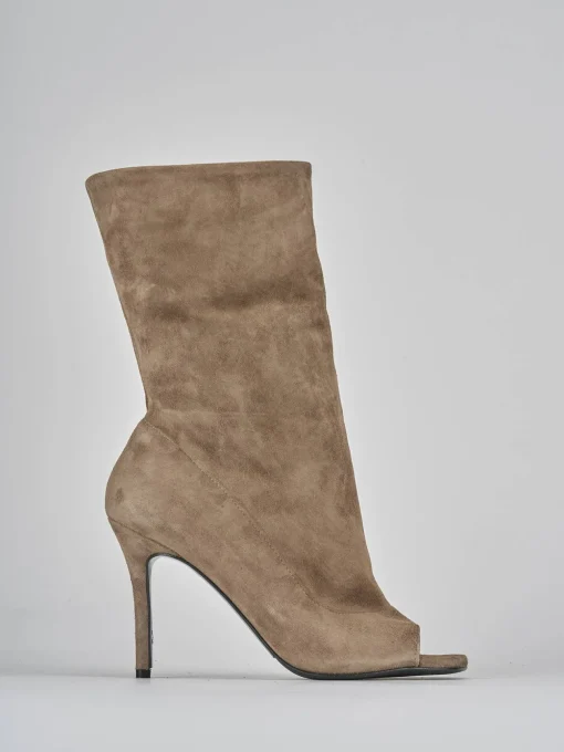 Stivaletti tacco 9cm camoscio beige