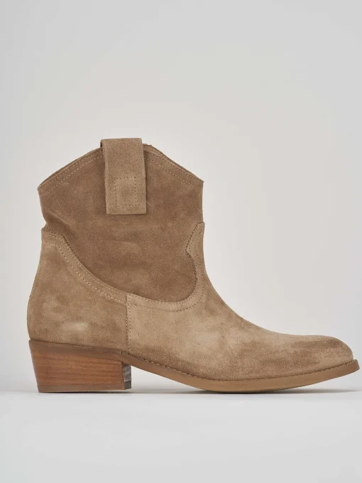 Stivaletti tacco 3cm camoscio beige