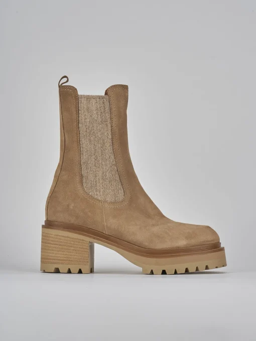 Stivaletti tacco 4cm camoscio beige