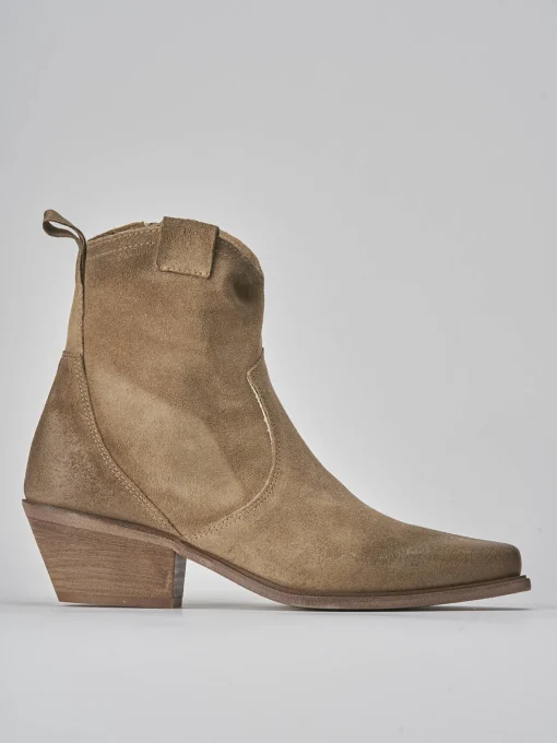 Stivaletti tacco 6cm camoscio beige