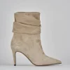 Stivaletti tacco 9cm camoscio beige