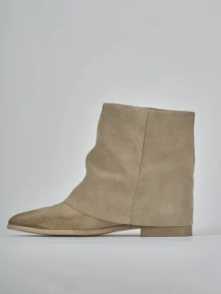 Stivaletti tacco 1cm camoscio beige