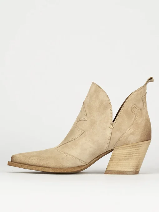 Stivaletti tacco 6cm camoscio beige