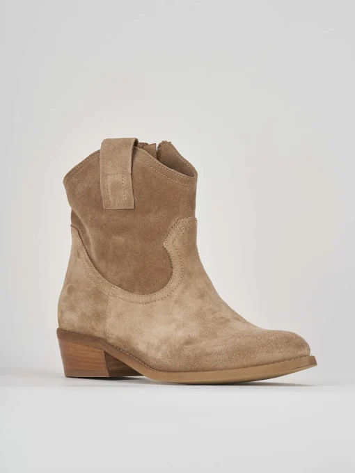 Stivaletti tacco 3cm camoscio beige