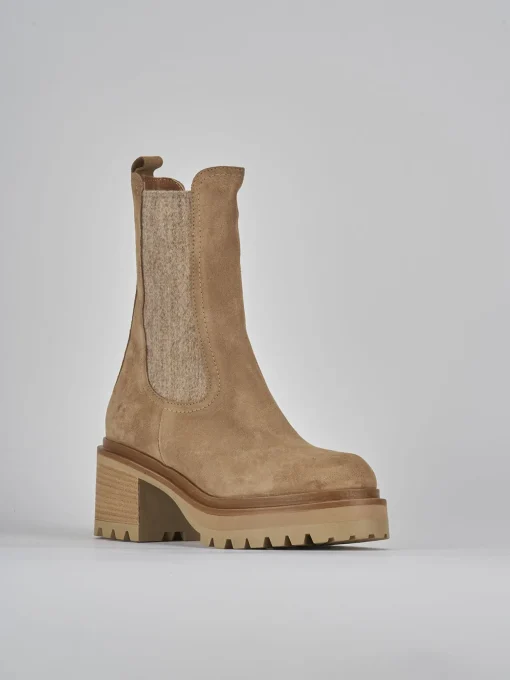 Stivaletti tacco 4cm camoscio beige