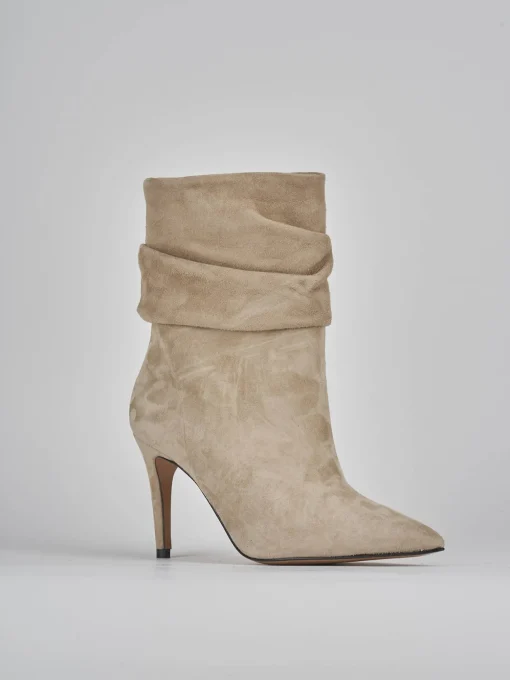 Stivaletti tacco 9cm camoscio beige