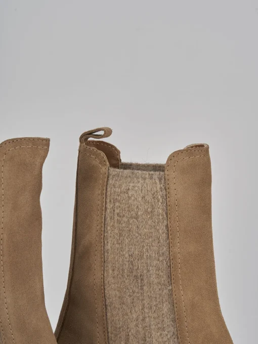 Stivaletti tacco 4cm camoscio beige