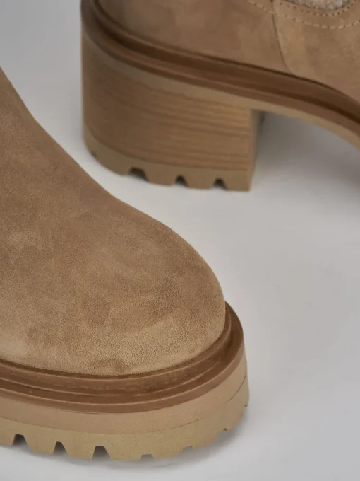 Stivaletti tacco 4cm camoscio beige