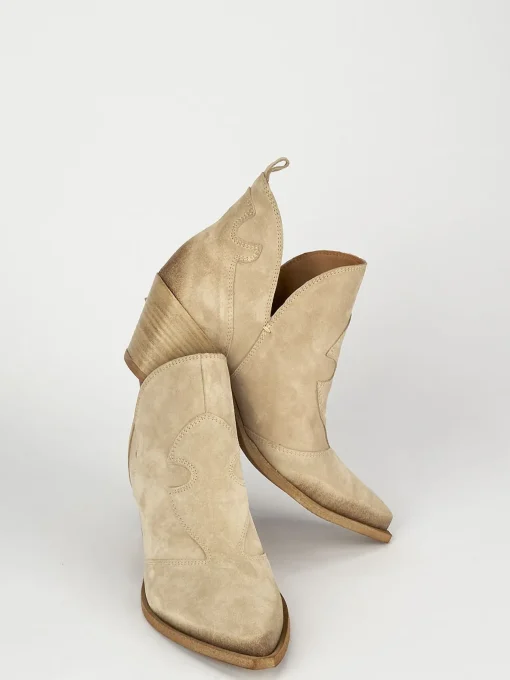 Stivaletti tacco 6cm camoscio beige