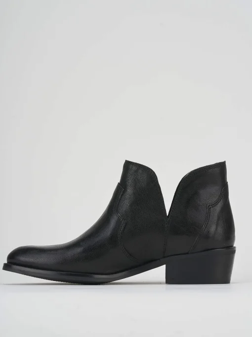 Stivaletti tacco 3cm pelle nero