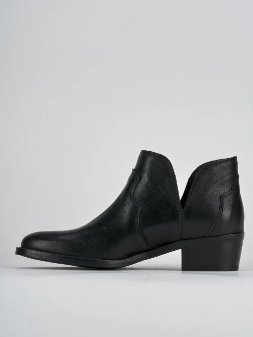 Stivaletti tacco 2cm pelle nero