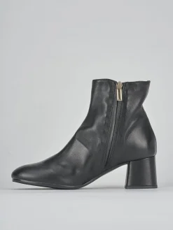 Stivaletti tacco 6cm pelle nero