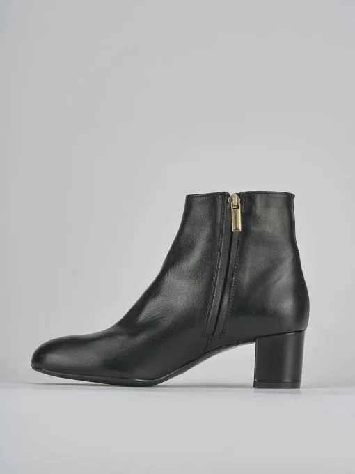 Stivaletti tacco 6cm pelle nero