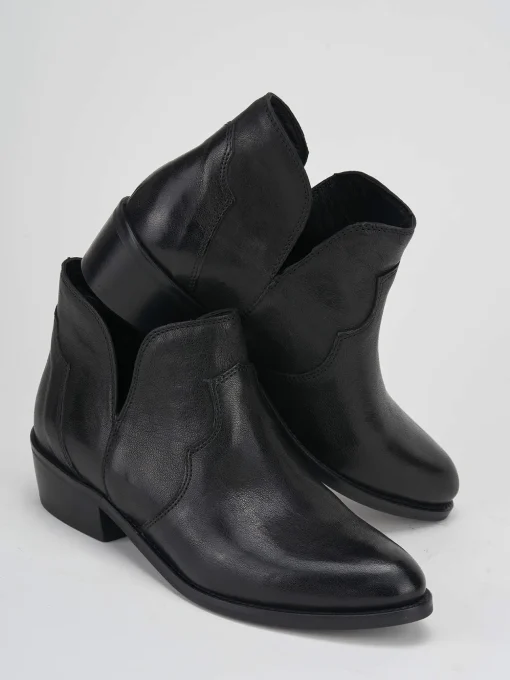 Stivaletti tacco 3cm pelle nero