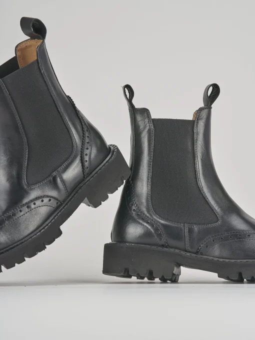 Stivaletti tacco 2cm pelle nero