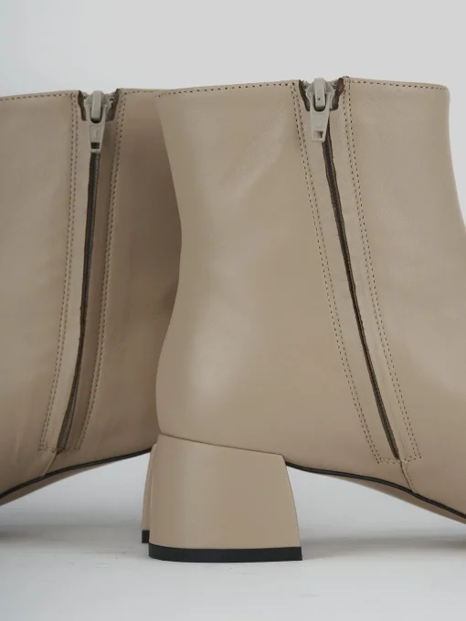 Stivaletti tacco 6cm pelle beige
