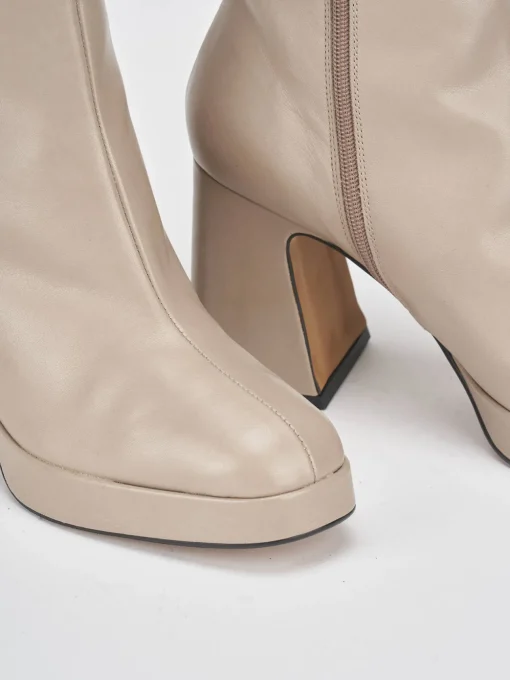 Stivaletti tacco 8cm pelle beige