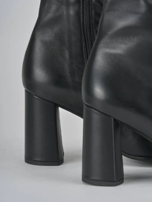 Stivaletti tacco 8cm pelle nero