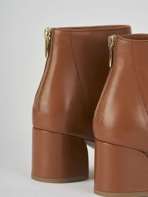 Stivaletto tacco 5 cm marrone pelle