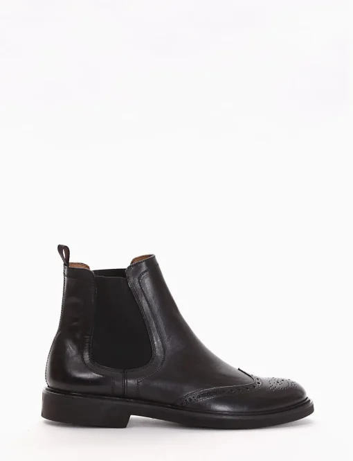 Stivaletto con fondo gomma e soletto in vera pelle nero